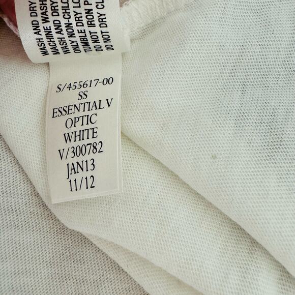 GAP The Essential V Neck Pima Cotton Optic White Versatile Tee Shirt Size Small - Picture 4 of 5